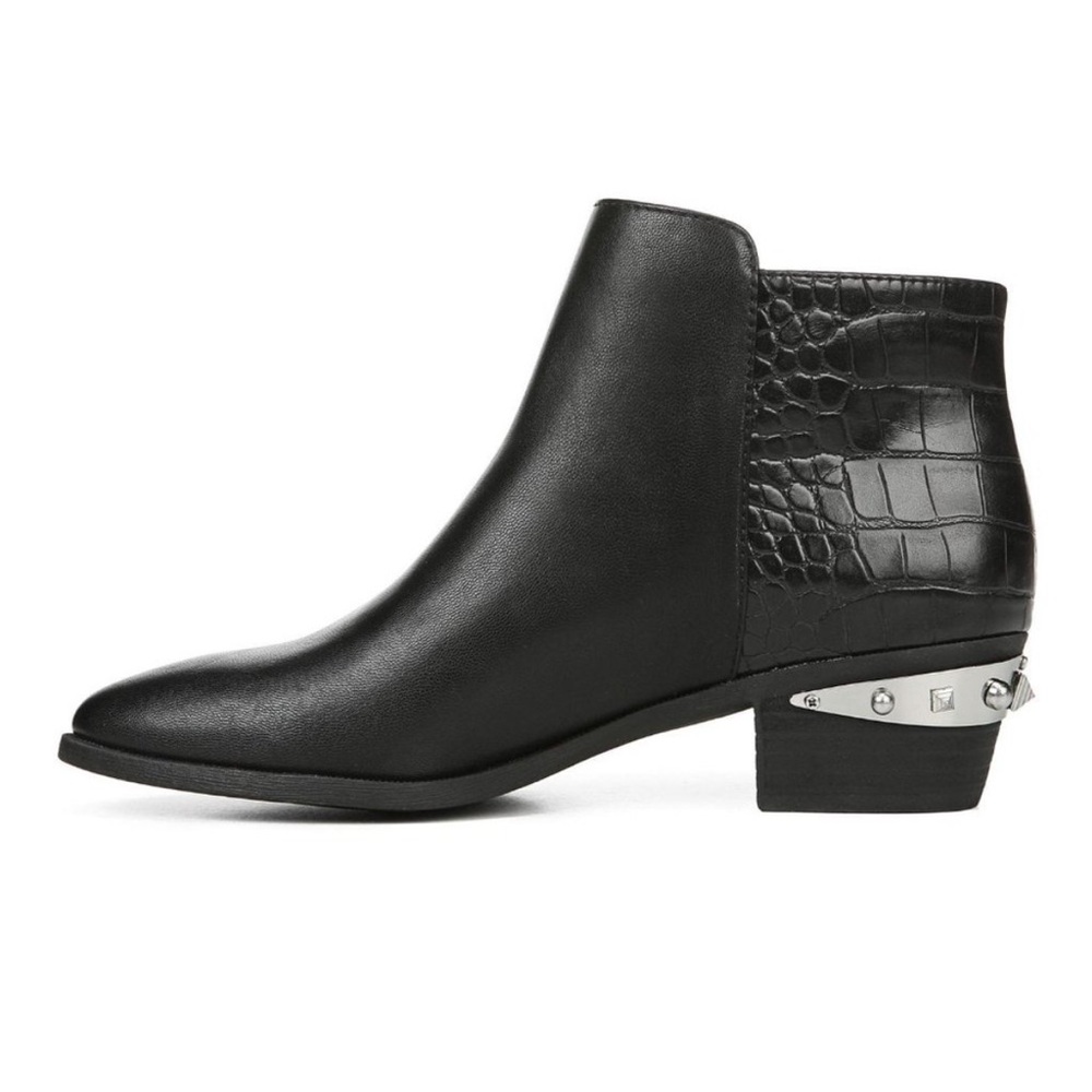 Circus by Sam Edelman Women’s Black Ankle Booties Silver Stud Detail Size 9.5